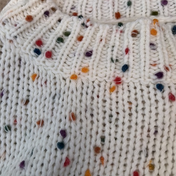 sweater - Picture 2 of 4